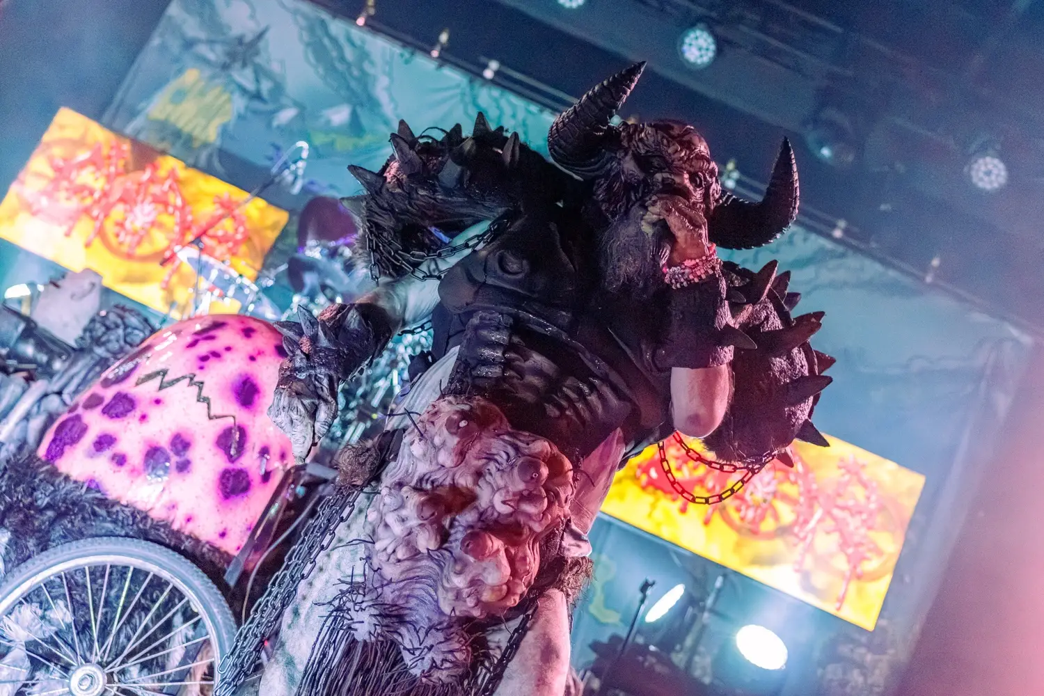 Live Review: GWAR + Soulfly + King Parrot @ The Signal, Chattanooga, TN – April 27, 2026